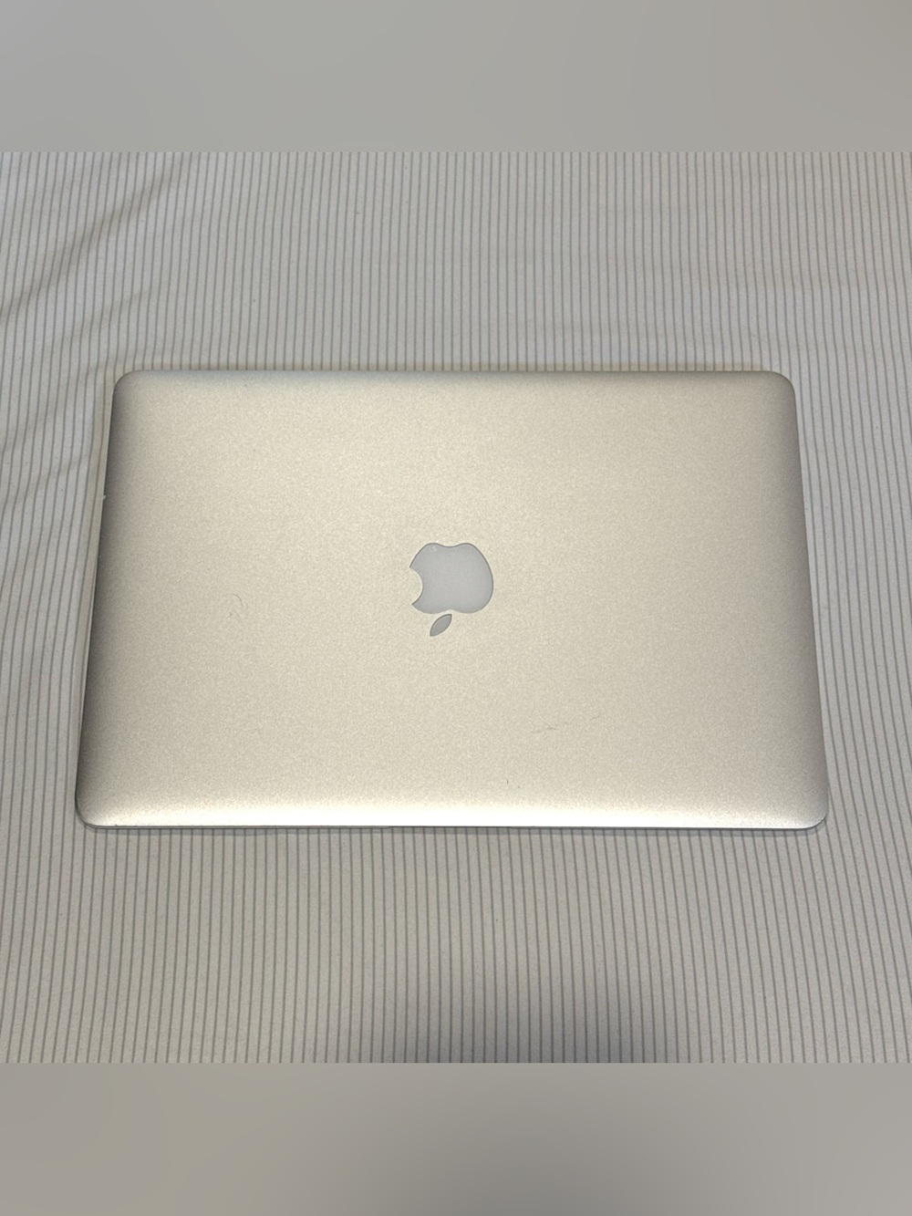 Apple MacBook Air 13” 2017 A1466 | i5 | 8GB RAM | 128GB SSD | macOS Monterey
